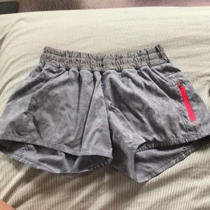 Lululemon tracker shorts